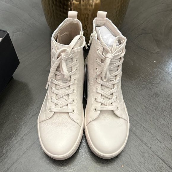 Naturalizer  Morrison Hi Water-Repellent (WIDE) - Picture 6 of 13